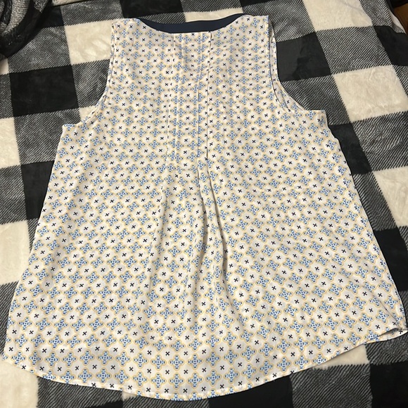 41 Hawthorn Geometric Patterned Sleeveless Blouse. Size Small - Picture 9 of 14